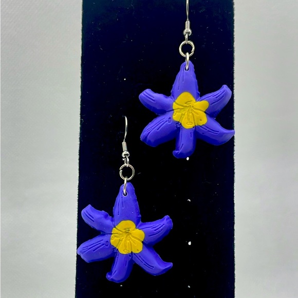 Purple flower clay earring - Picture 1 of 2